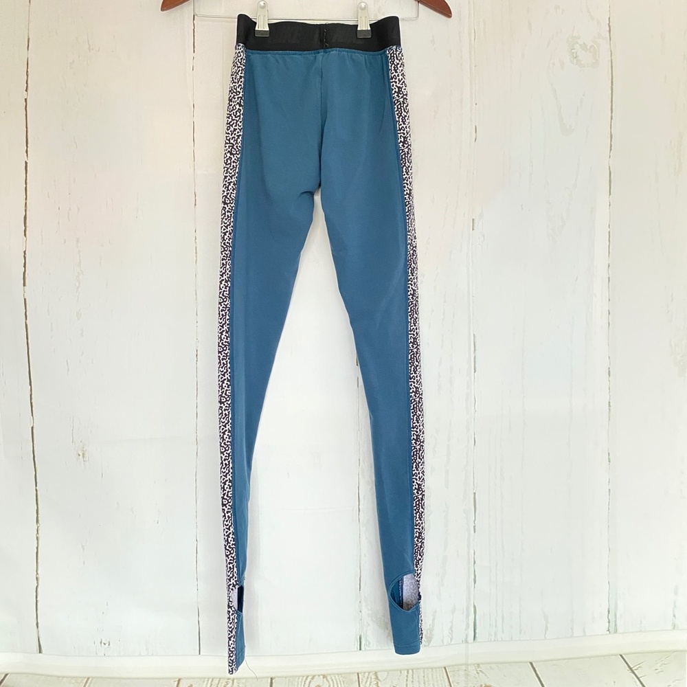 NIKE Stirrup Leggings Leg-a-see Leggings Deep Teal & Animal Print XS - Picture 3 of 11